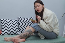 S[Pary学生模拍]047 大美女婉华再次展示39码超白大美脚光脚cosplay脚底图片120P