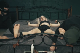 X085欧美妇女床上绑住TK